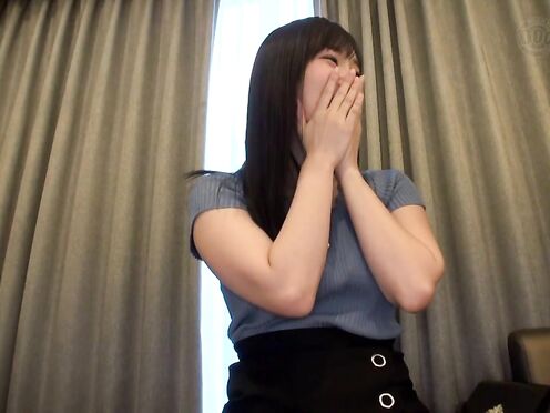 MAAN-943 J罩杯神乳：我要這樣的女孩在我身邊，國寶級肉仆！ 她是一個熱愛性愛的大胸JD，只要有人要求，她就不會拒絕！