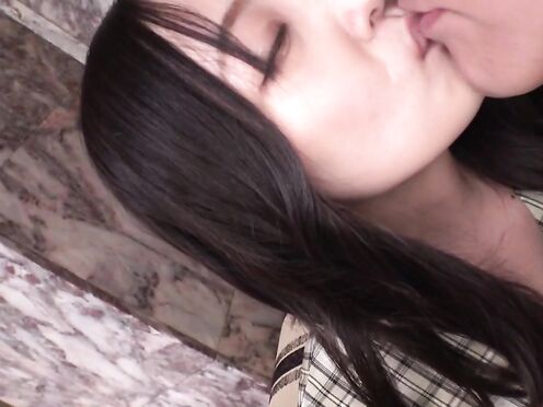 SIRO-5238 差距太驚人了！ 純潔無暇的接待員首次被拍攝！ 一個被壓抑的女孩隱藏在溫柔笑容背後的原始情慾！