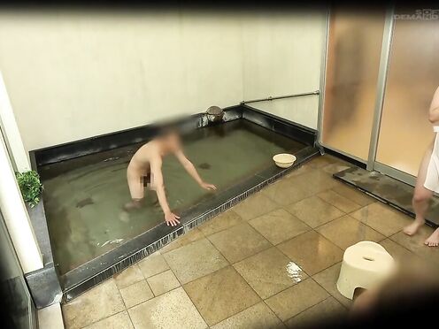 FTAV-008 來石和泡溫泉的笹本小姐（22）要不要只裹一條毛巾泡個溫泉？