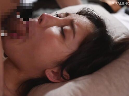 FSDSS-916 被住在垃圾房裡的老頭盯上的敏感女大学生！遭囚禁后被強制侵犯！ 禦園もも