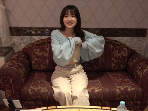 FC2PPV-1837748 [日本無碼]前方高能 擼點極高 9分高顏甜美無敵嫩美眉 被大叔狠狠插無敵粉穴內射