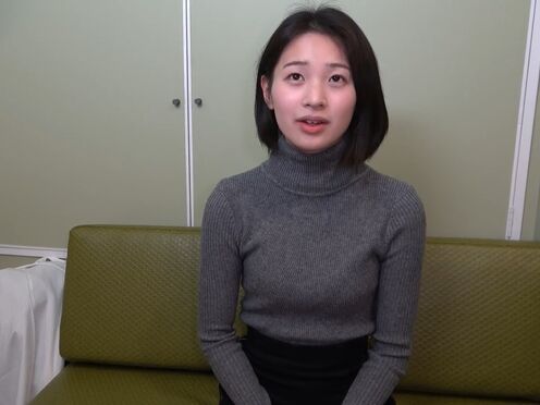 FC2PPV-3184504 [日本無碼]整潔、嚴肅的美女**凌亂不堪的樣子，我興奮得在她體內射精了。1