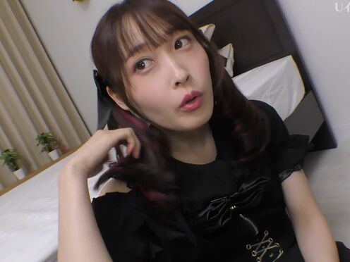 FC2PPV-4265293 甜美可愛 膚白天然小美女 撿回家輕輕地生生操了她一頓 陰部被瘋狂操弄