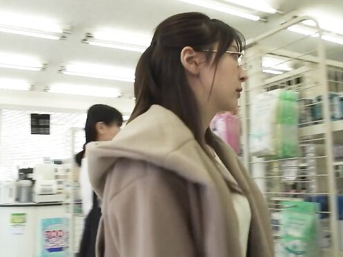 ADN-475 [中文字幕]刺激的代價。 偷東西人妻墮落成為超商店主的性玩具。 岬奈奈美